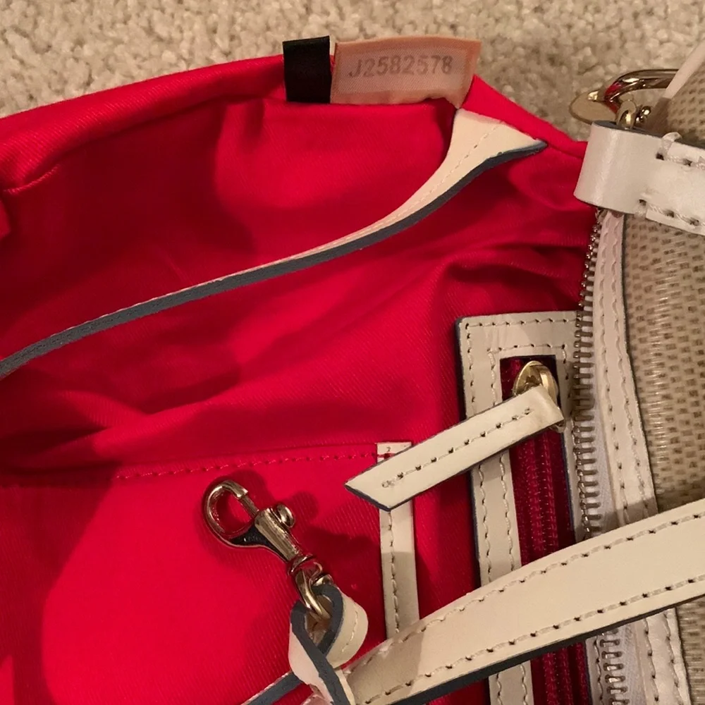 Dooney & Bourke Cream/Tan Panama Barrel Bag With Adjustable Crossbody Strap NWOT - Picture 17 of 17